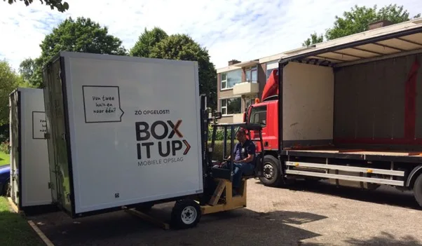 Box kooiaap vrachtwagen Omslagfoto BOX-it-up